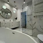Wilson Apartment *